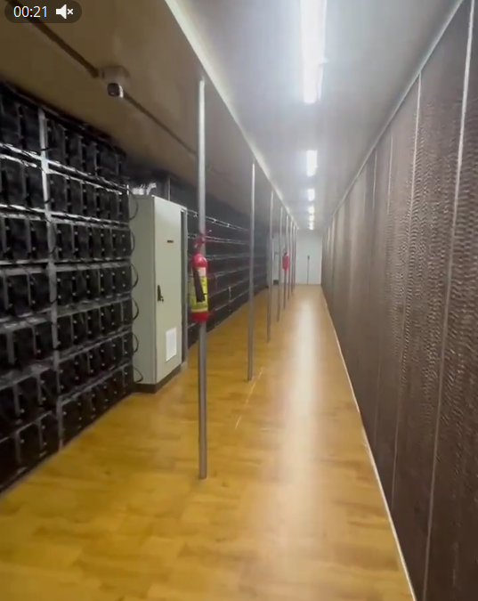 Mineros de Bitcoin ganan 6.25 BTC por bloque