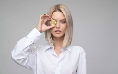 Estudio: ¡Mujeres invierten mejor en cripto que hombres!